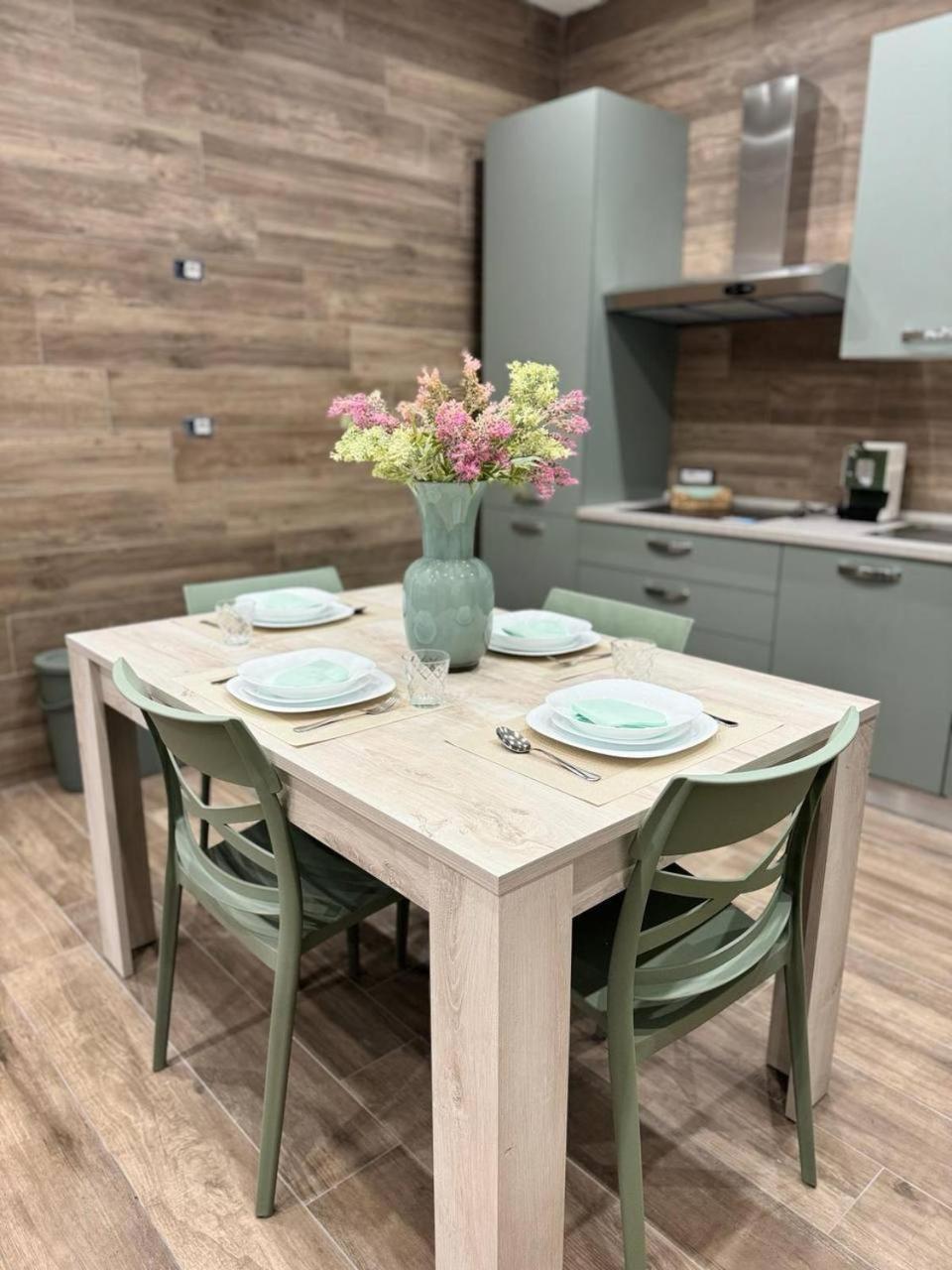 280 Mt Dalla Metro The Mox Luxury Apartament * Napoli