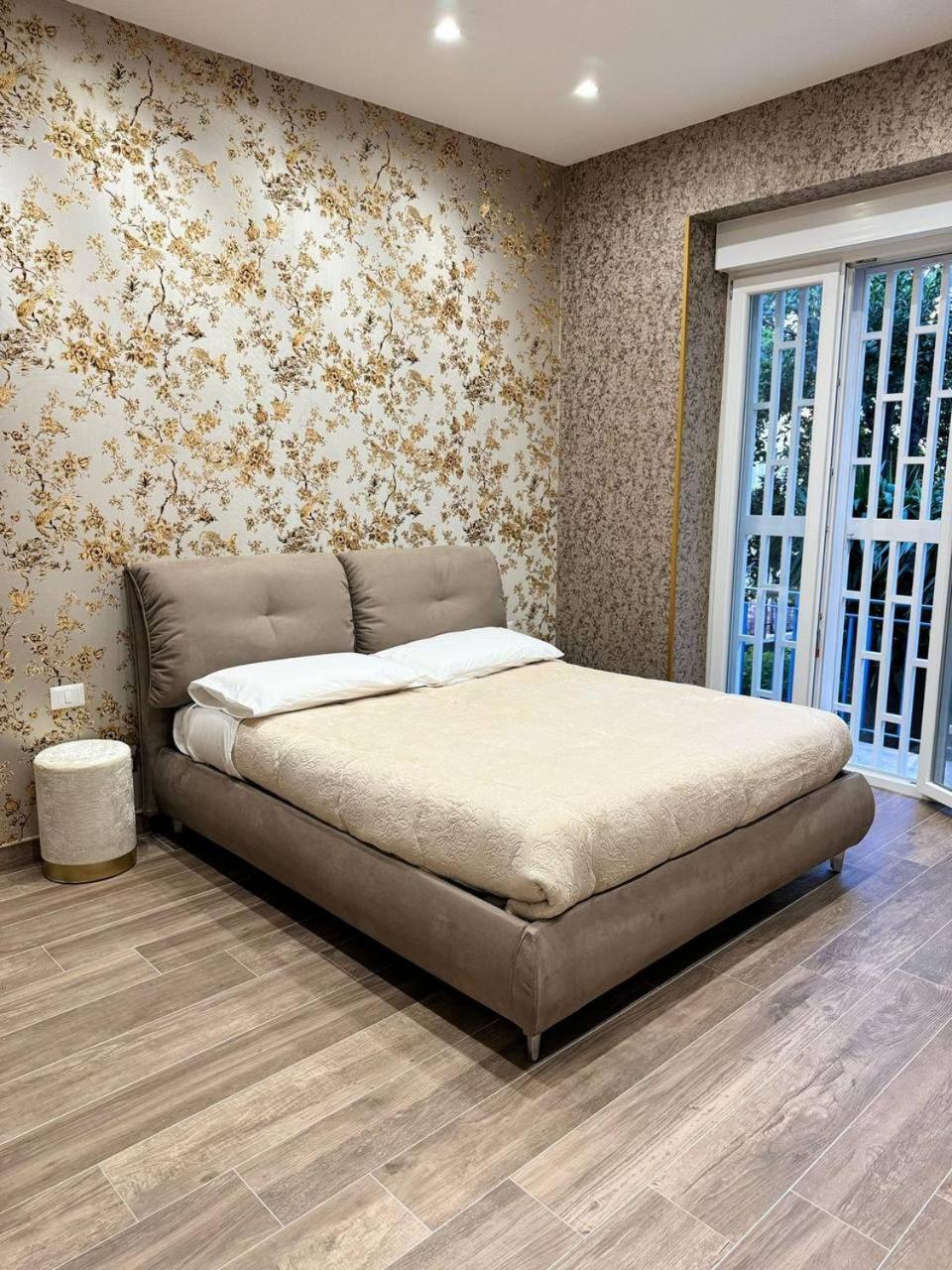 Appartamento 280 Mt Dalla Metro The Mox Luxury Apartament Napoli