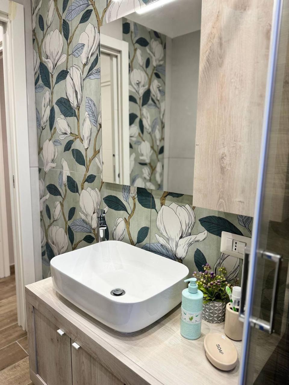 Appartamento 280 Mt Dalla Metro The Mox Luxury Apartament Napoli